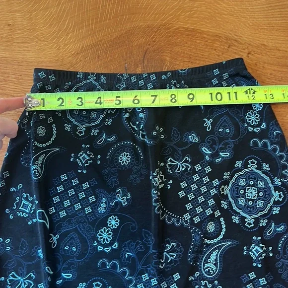 Briggs New York Petite Casual Fit & Flare Knee Length Skirt - Picture 12 of 13